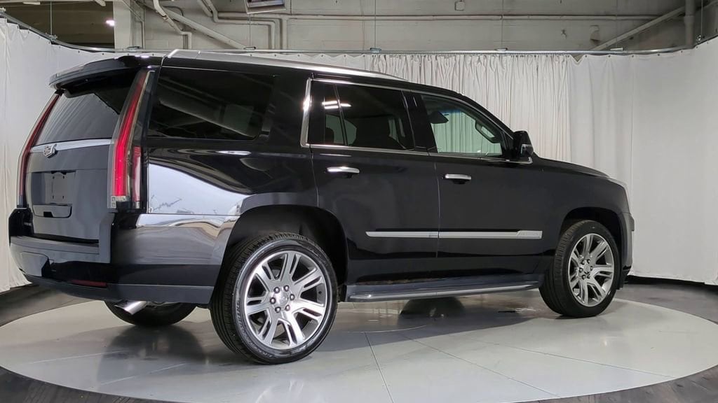 Thumbnail: 2016 Cadillac Escalade - 10