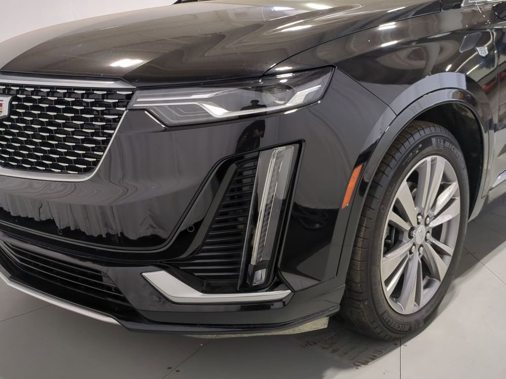 Thumbnail: 2023 Cadillac XT6 - 14