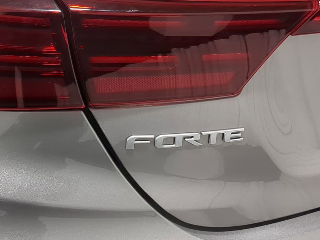 Thumbnail: 2023 Kia Forte - 24