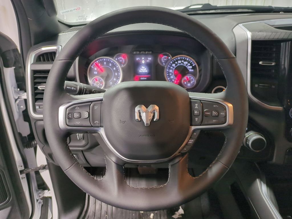 Thumbnail: 2025 RAM 1500 - 28