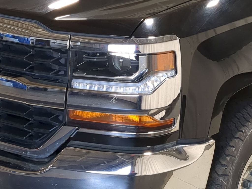 Thumbnail: 2018 Chevrolet Silverado 1500 - 14