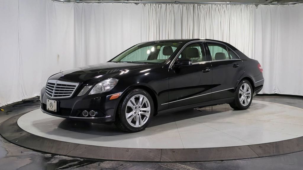 2011 Mercedes Benz E 350 4MATIC photo 4