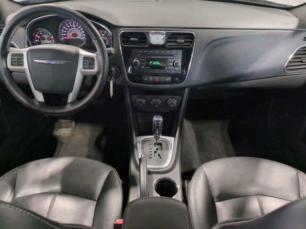 Thumbnail: 2014 Chrysler 200 - 16
