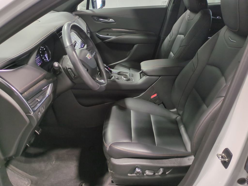 Thumbnail: 2023 Cadillac XT4 - 16