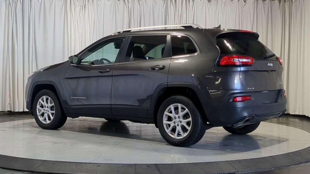 Thumbnail: 2016 Jeep Cherokee - 7