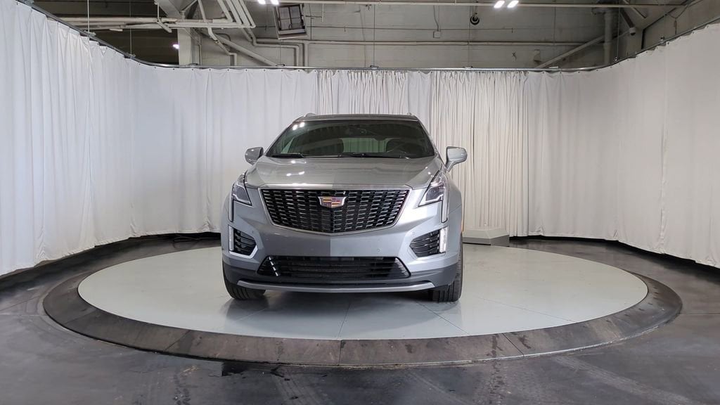 Thumbnail: 2023 Cadillac XT5 - 3