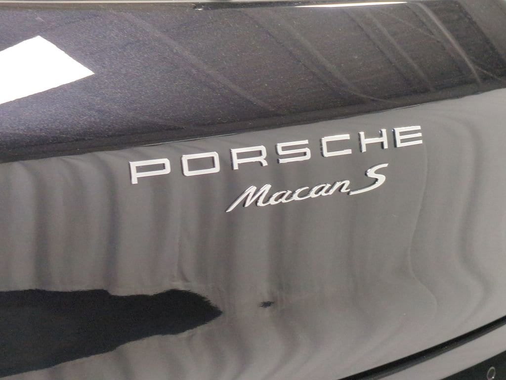 2018 Porsche Macan S 11