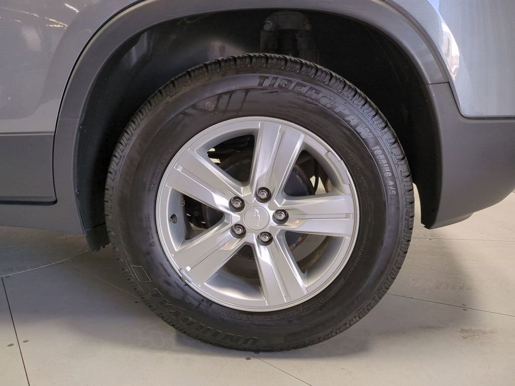 2020 Chevrolet Trax LS 16