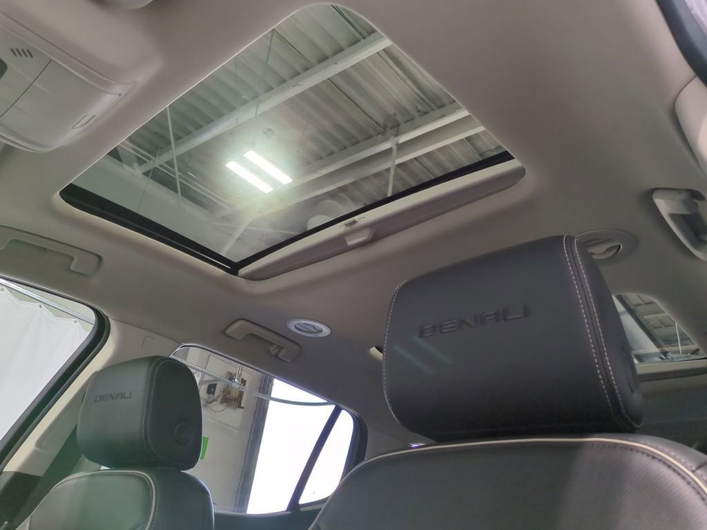 Thumbnail: 2022 GMC Acadia - 17