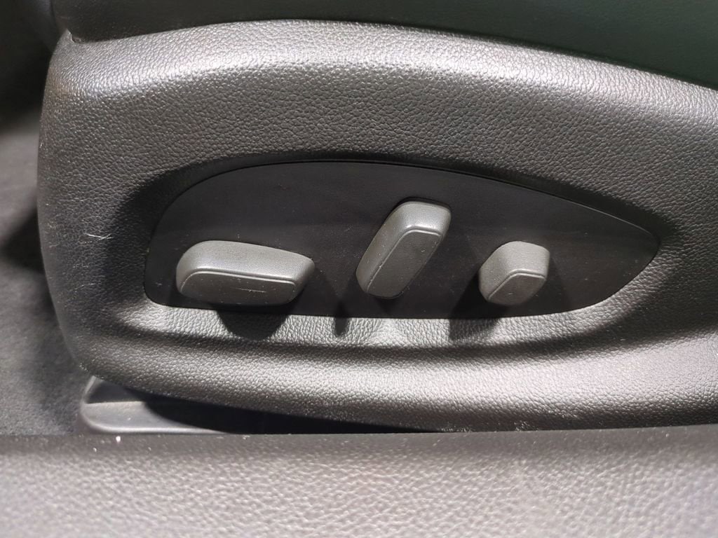 Thumbnail: 2015 Cadillac ATS - 21