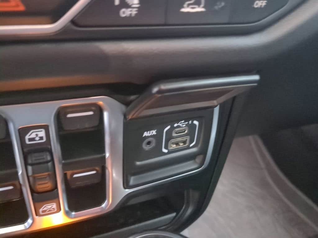 Thumbnail: 2024 Jeep Wrangler - 41