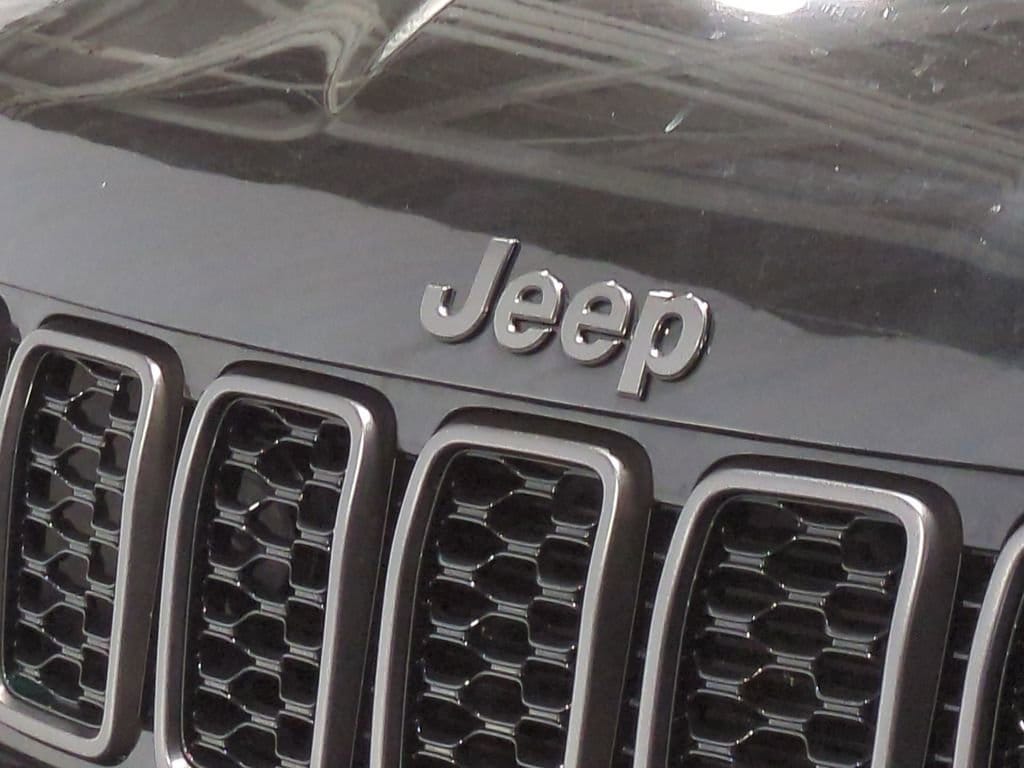 Thumbnail: 2020 Jeep Grand Cherokee - 15