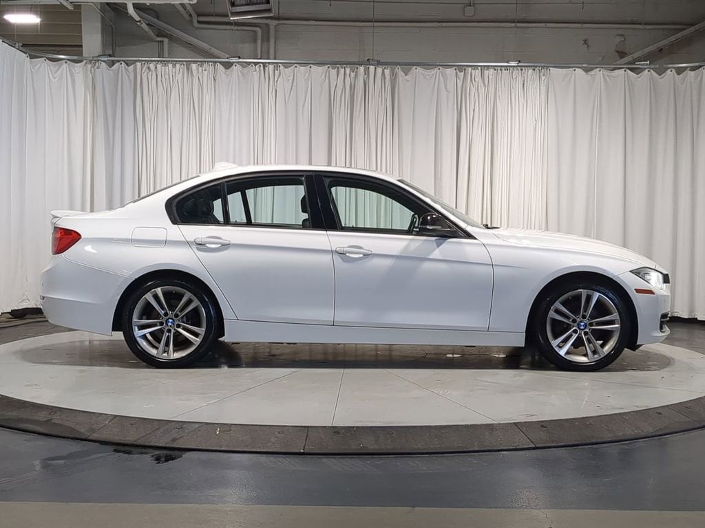 Thumbnail: 2015 BMW 3 Series - 18