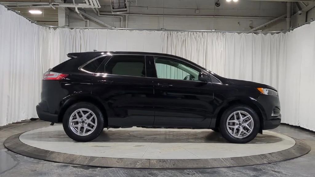 Thumbnail: 2024 Ford Edge - 9