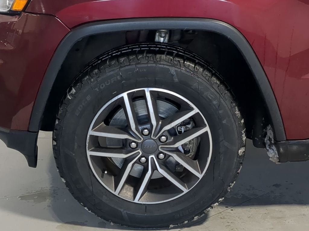 Thumbnail: 2021 Jeep Grand Cherokee - 21