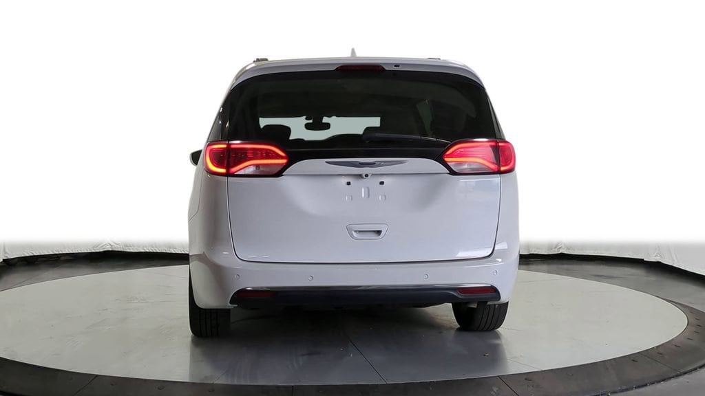 2020 Chrysler Pacifica Limited 7