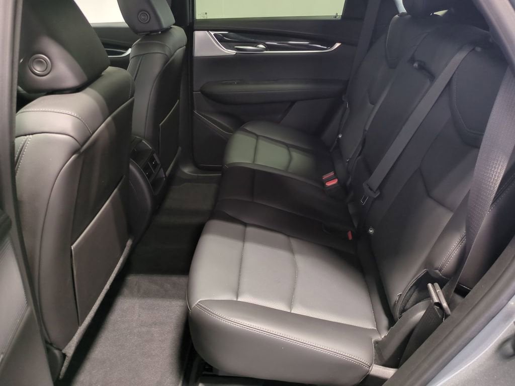 Thumbnail: 2023 Cadillac XT5 - 18