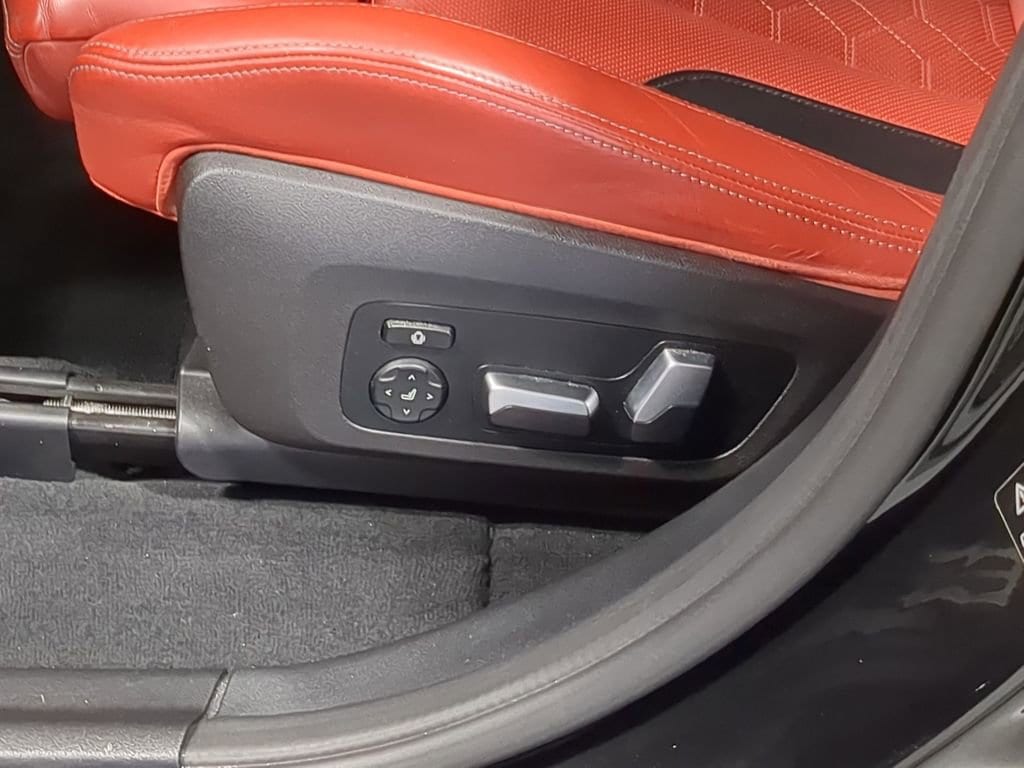 Thumbnail: 2021 BMW X4 - 21