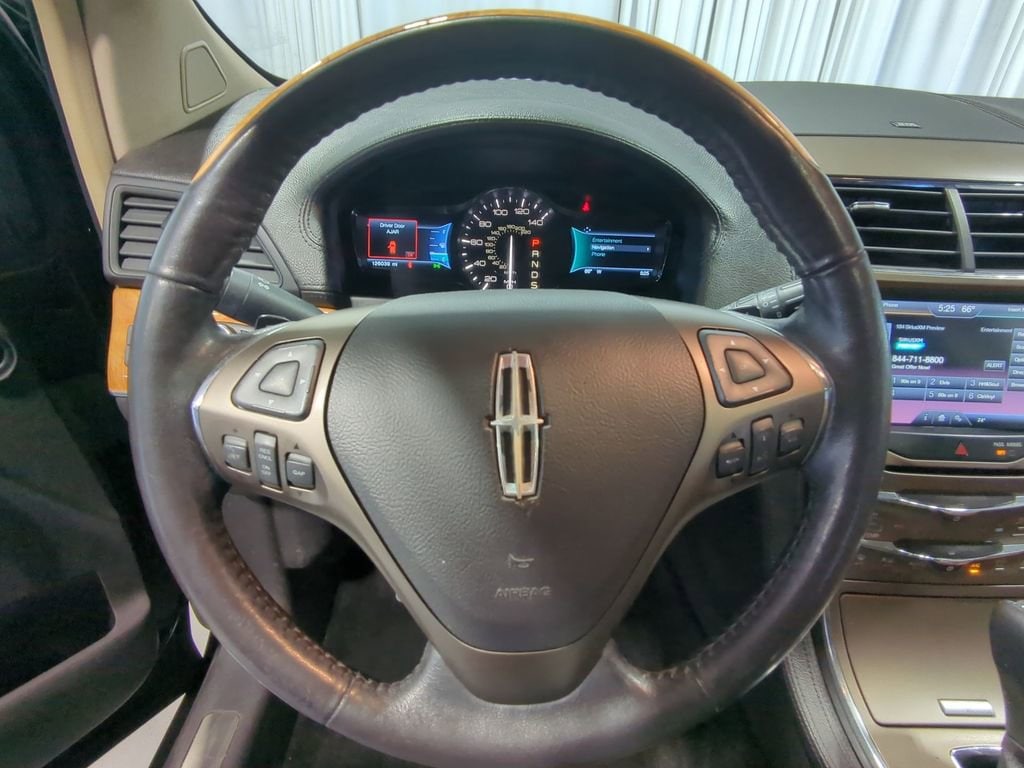 Thumbnail: 2015 Lincoln MKX - 26