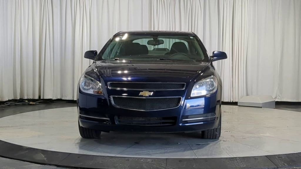 Thumbnail: 2011 Chevrolet Malibu - 4