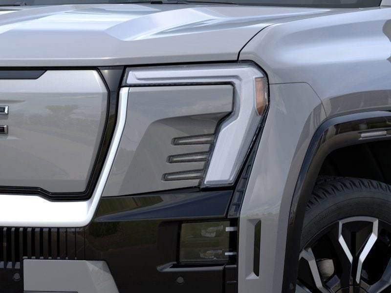 2025 GMC Sierra EV Denali 10