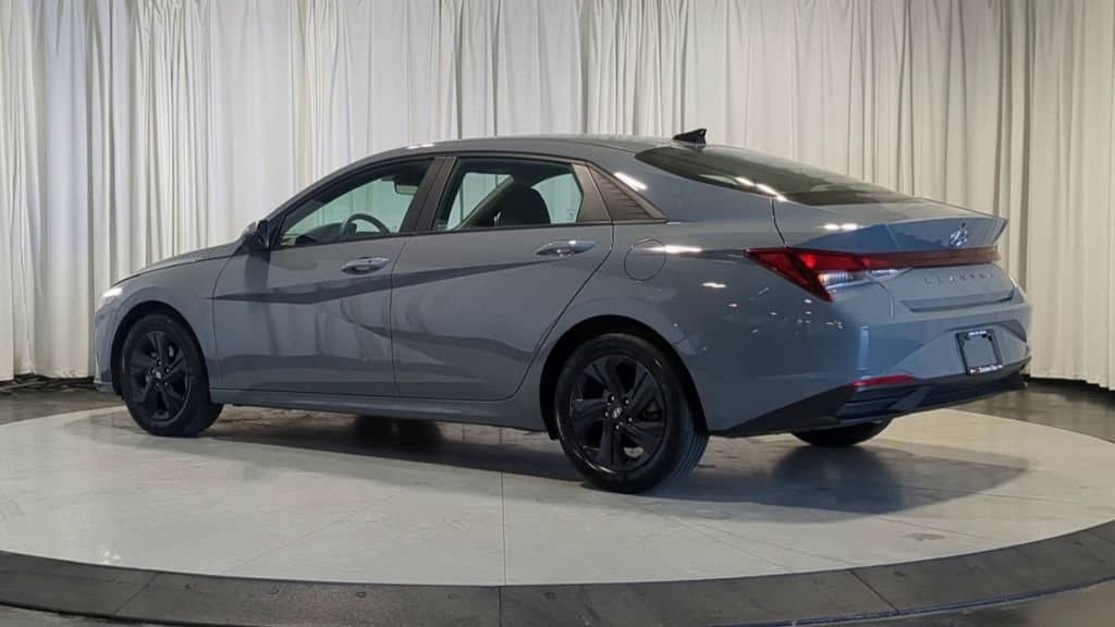Thumbnail: 2021 Hyundai Elantra - 8