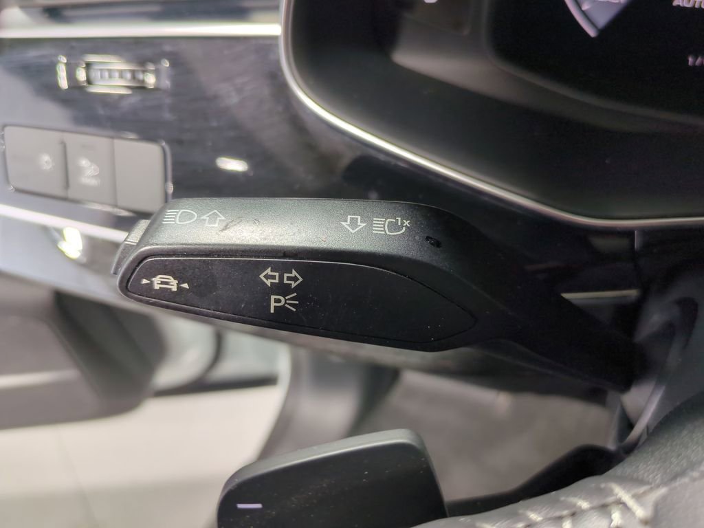 Thumbnail: 2019 Audi Q8 - 34