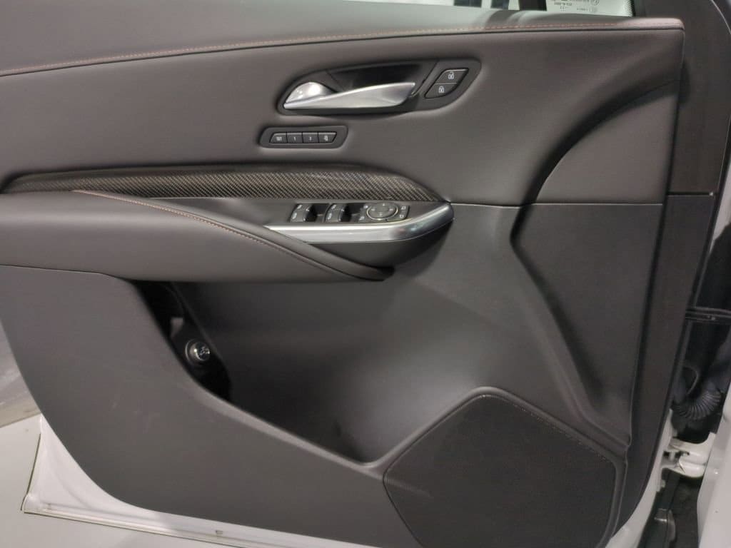 Thumbnail: 2023 Cadillac XT4 - 30
