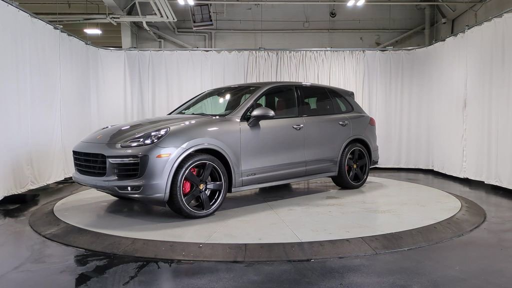 2016 Porsche Cayenne GTS photo 4