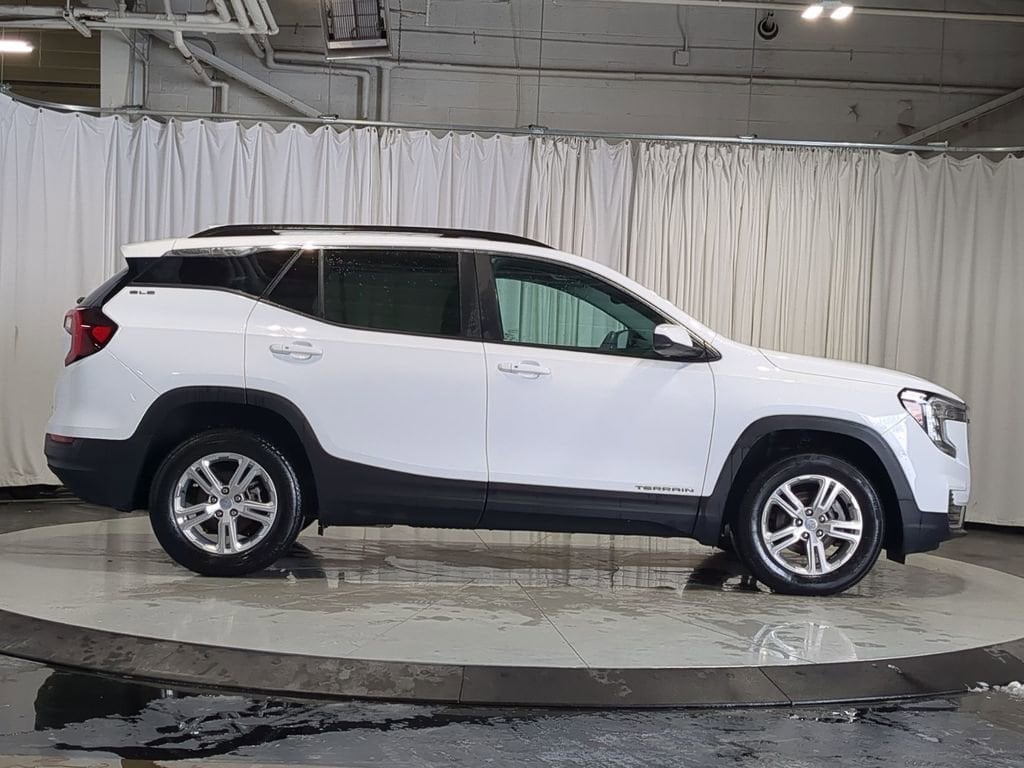 Thumbnail: 2022 GMC Terrain - 18