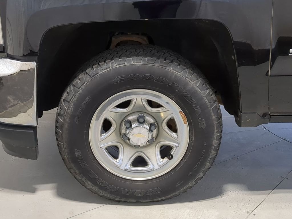 Thumbnail: 2018 Chevrolet Silverado 1500 - 17