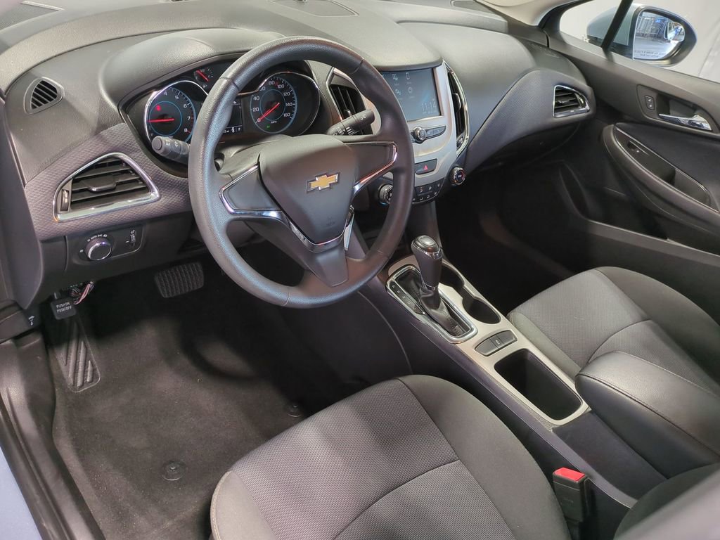 Thumbnail: 2017 Chevrolet Cruze - 10