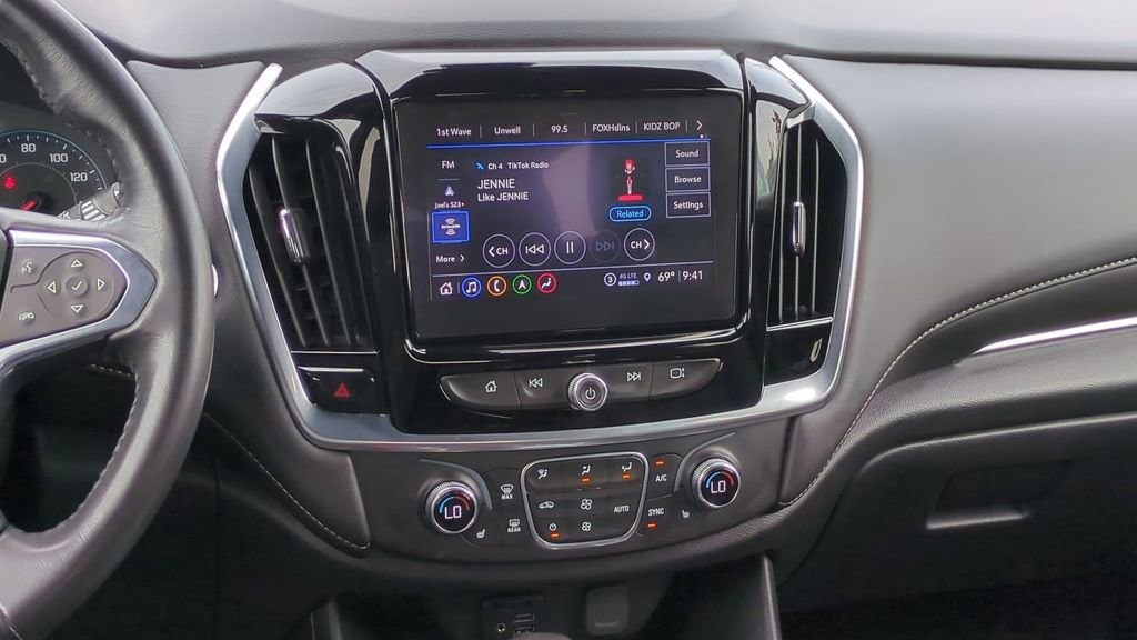 Thumbnail: 2022 Chevrolet Traverse - 33