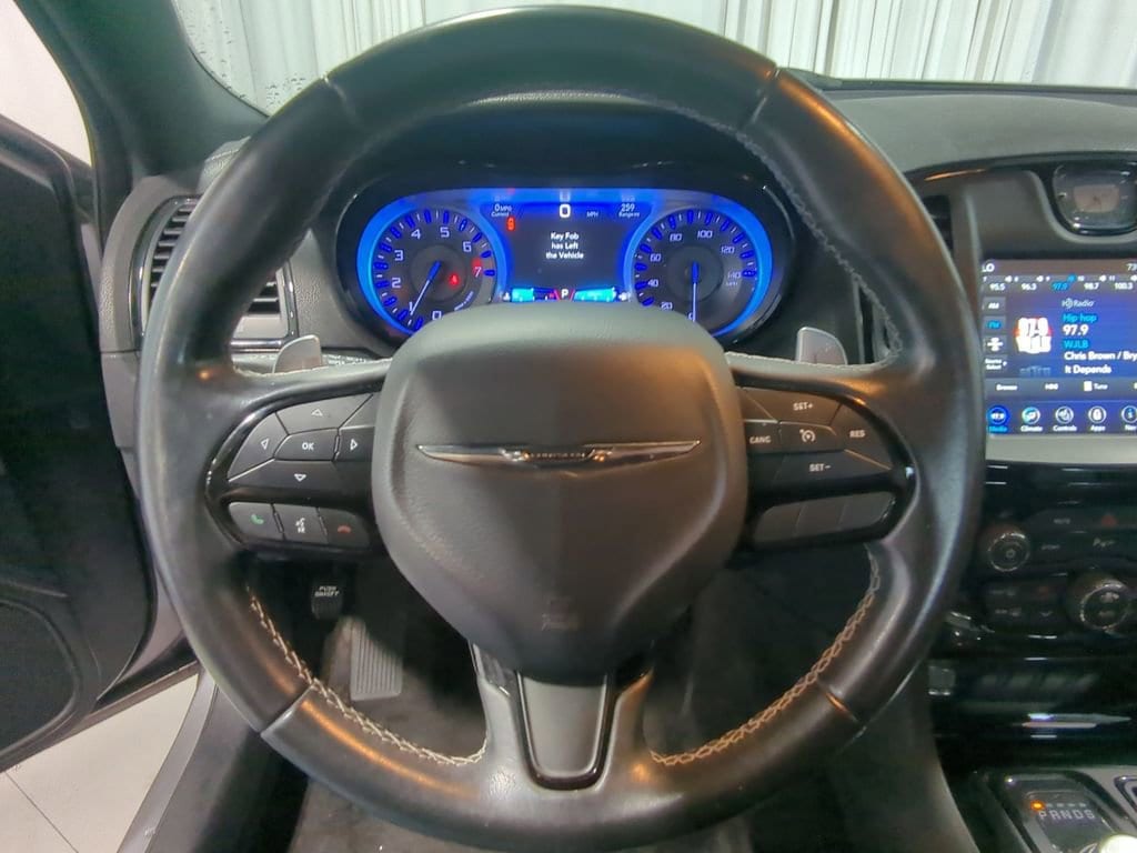 Thumbnail: 2018 Chrysler 300 - 28