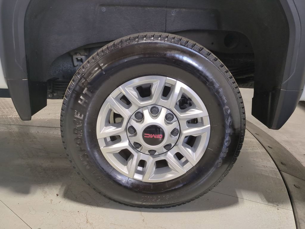Thumbnail: 2022 GMC Sierra 2500 - 16