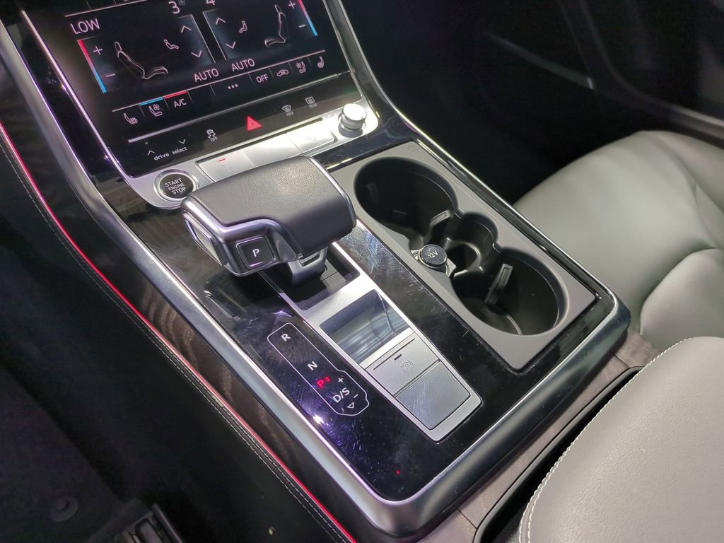 Thumbnail: 2022 Audi Q8 - 36