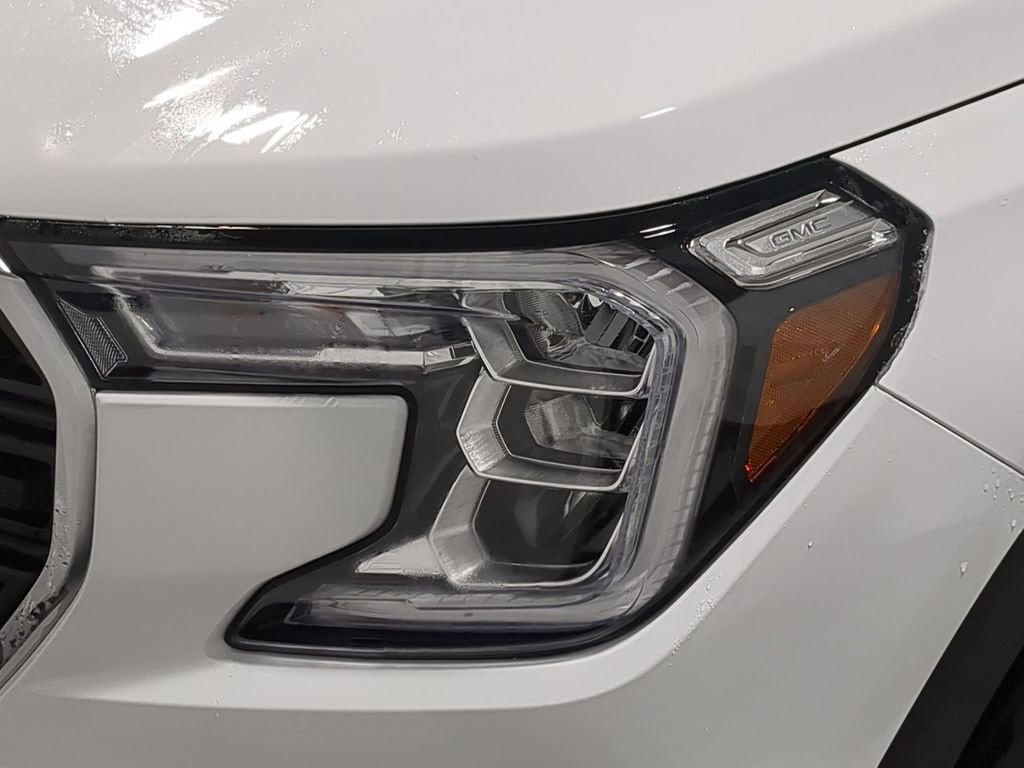 Thumbnail: 2022 GMC Terrain - 22