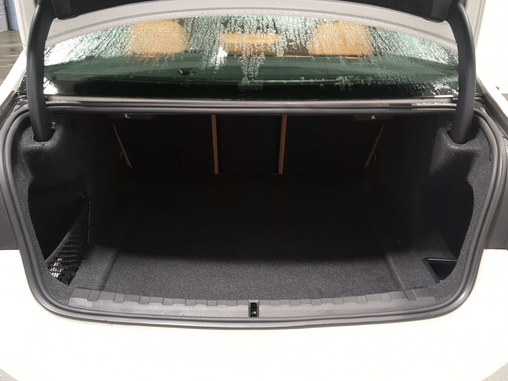 Thumbnail: 2024 BMW 3 Series - 49