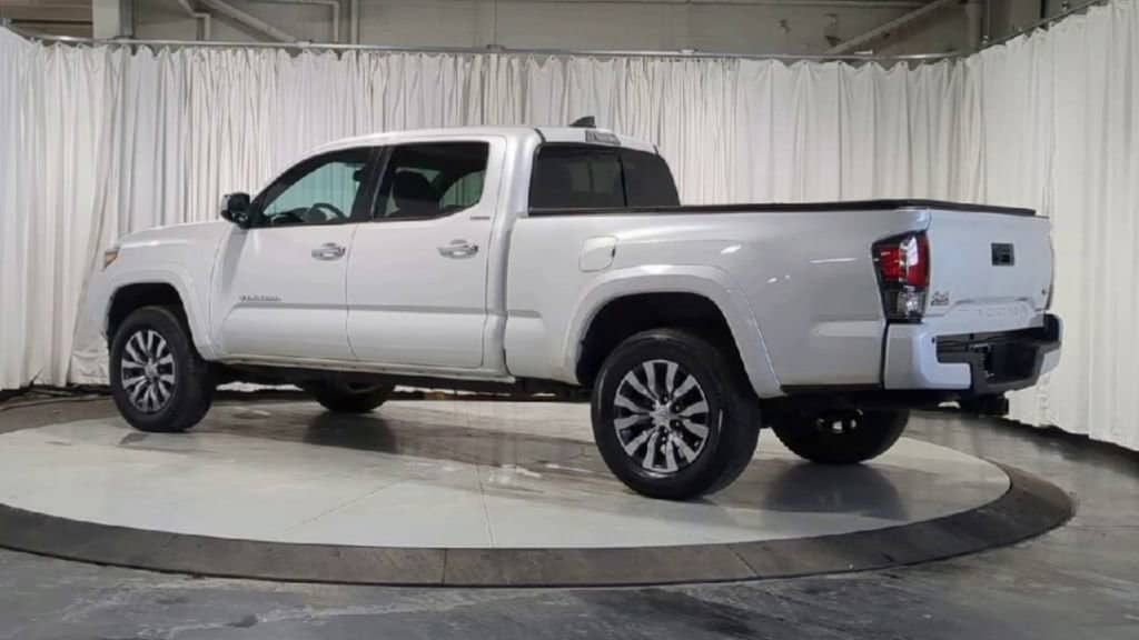 Thumbnail: 2021 Toyota Tacoma - 8