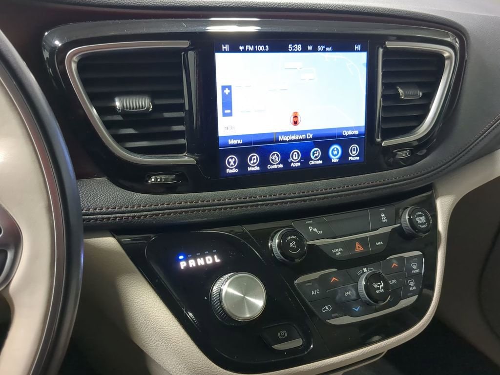 Thumbnail: 2017 Chrysler Pacifica - 45