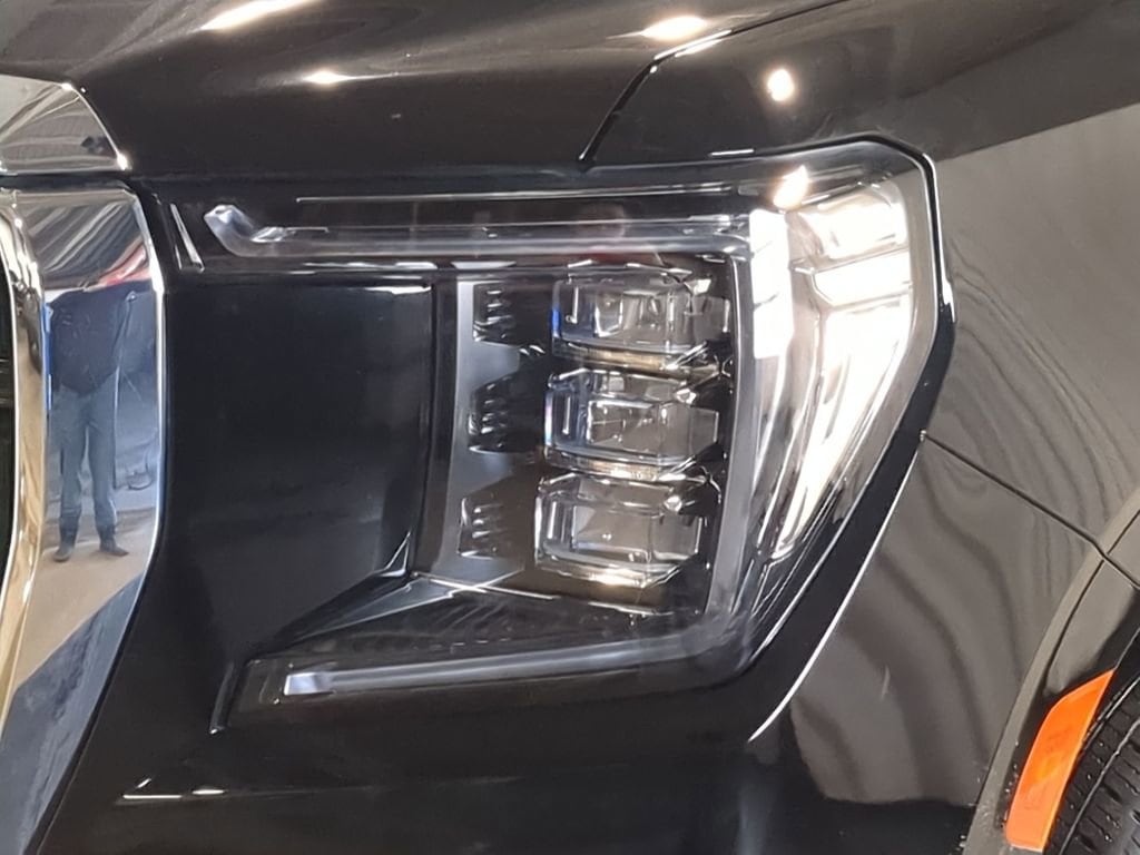 Thumbnail: 2023 GMC Yukon - 22