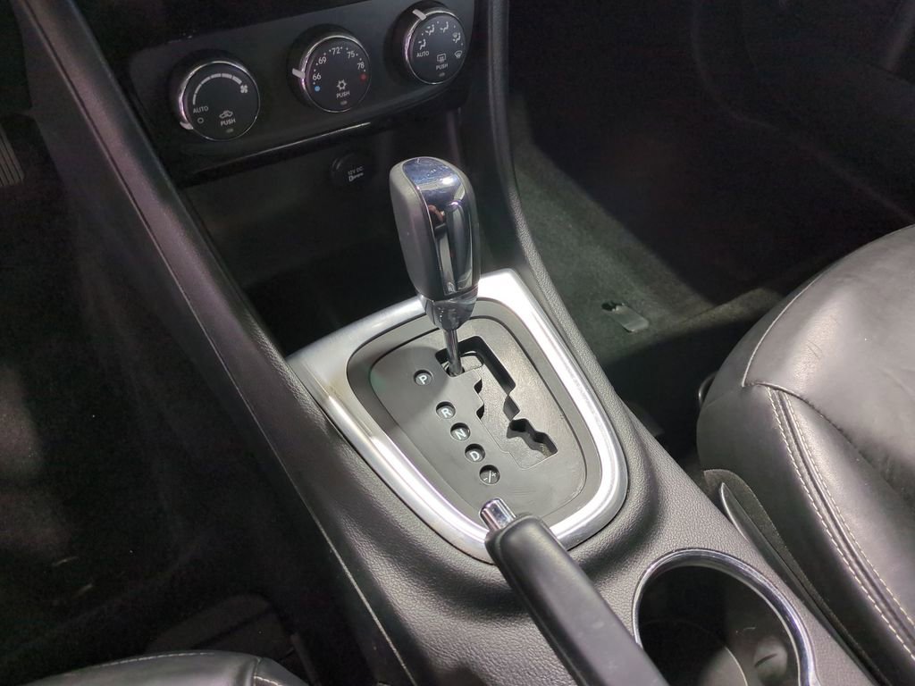 Thumbnail: 2014 Chrysler 200 - 30
