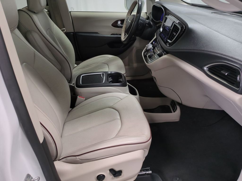 2020 Chrysler Pacifica Limited 19