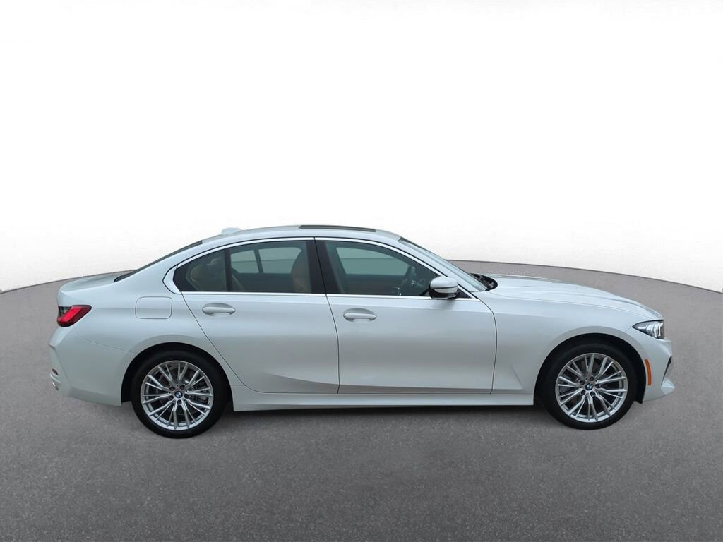 Thumbnail: 2024 BMW 3 Series - 11