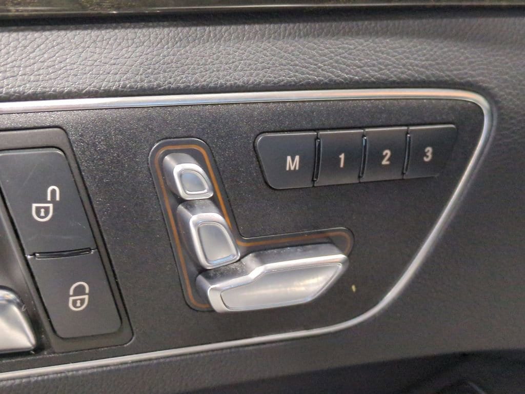 Thumbnail: 2016 Mercedes-Benz E-Class - 17