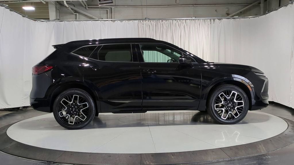 Thumbnail: 2023 Chevrolet Blazer - 9