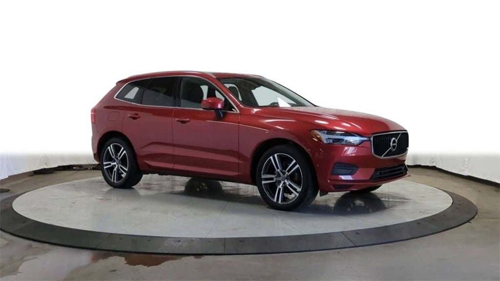 Used 2018 Volvo XC60 Momentum with VIN LYV102RK2JB100822 for sale in Troy, MI