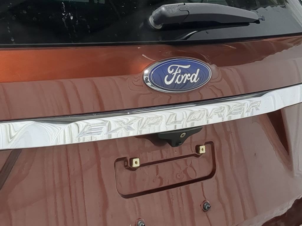 Thumbnail: 2016 Ford Explorer - 24