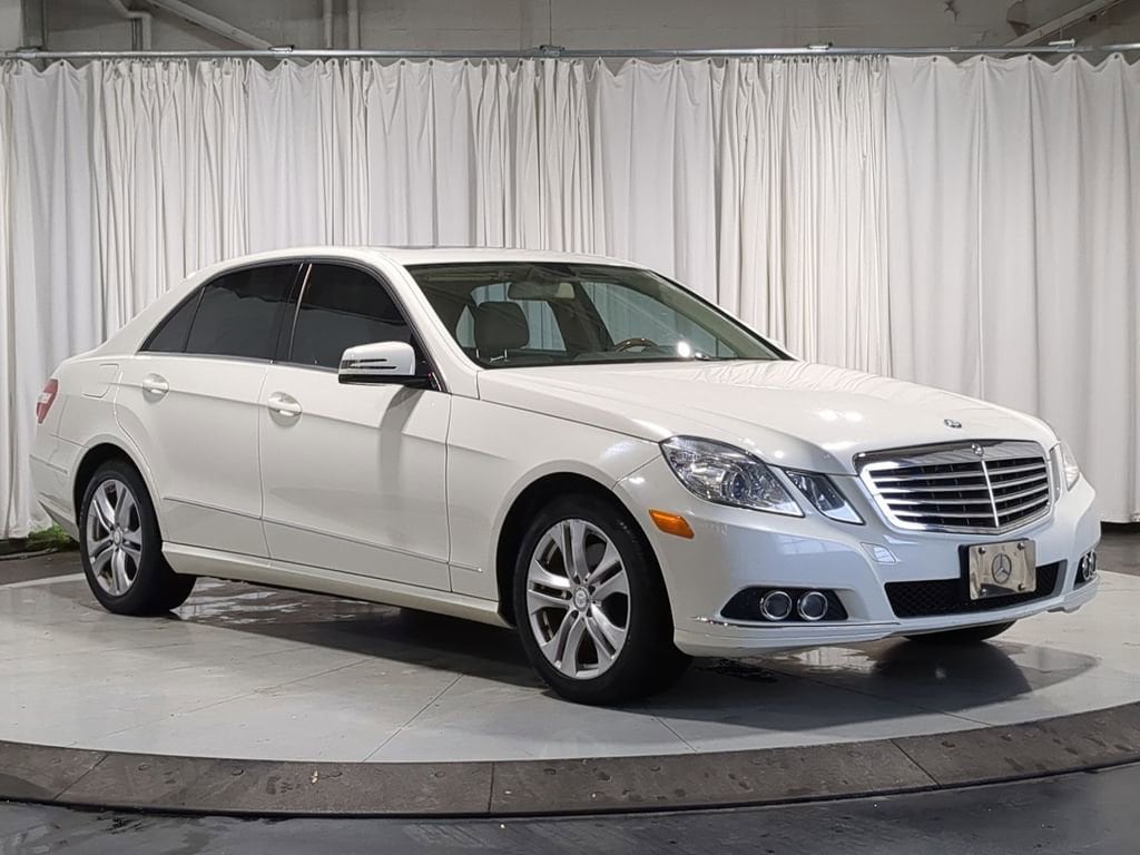 Thumbnail: 2011 Mercedes-Benz E-Class - 19
