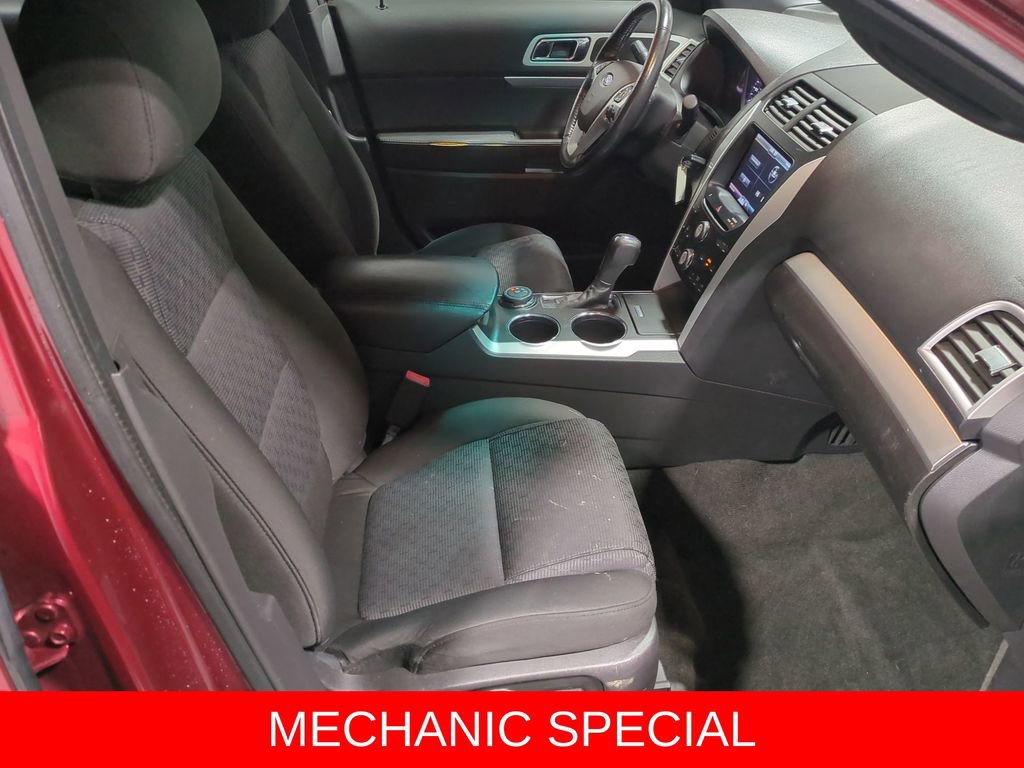 Thumbnail: 2013 Ford Explorer - 20